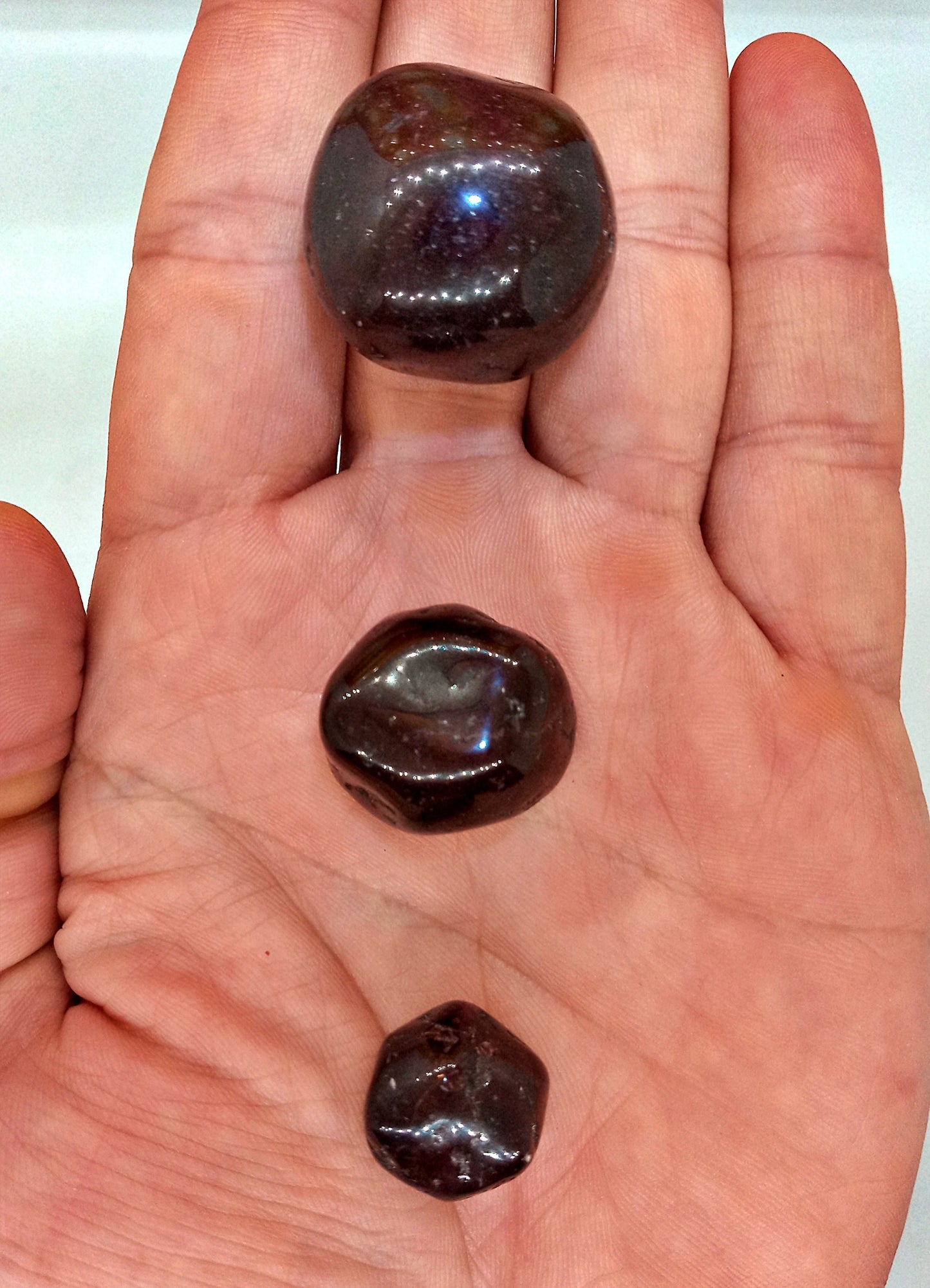XQ Garnet Crystals!  AAA-Grade, natural, tumbled Extra High Quality Garnets!   Premium Extra Grade polished Garnets!  Pocket stones!